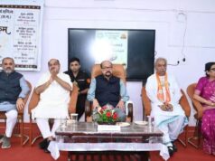 वर्तमान पर फोकस करें, निरंतर सीखते रहें और समाज के लिए योगदान दें- डेका