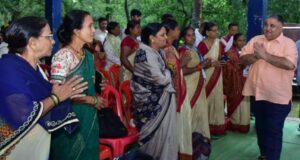 रामगढ़ में मितानिन बहनों से पर्यटन एवं संस्कृति मंत्री ने किया आत्मीय संवाद, समस्याओं और आवश्यकताओं की ली जानकारी