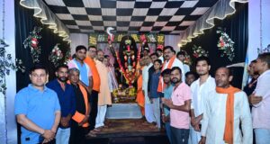 नवरात्रि पर उप मुख्यमंत्री विजय शर्मा ने पिपरिया में विभिन्न दुर्गा उत्सव समितियों के पंडालों में पहुंचकर की पूजा-अर्चना