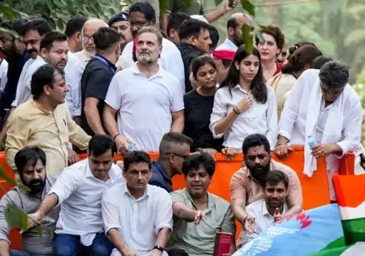 कांग्रेस अध्यक्ष मल्लिकार्जुन खड़गे ने पटना में कहा कि, 1 नवंबर को दिल्ली के रामलीला मैदान में होने वाली रैली पर जल्द फैसला लेंगे